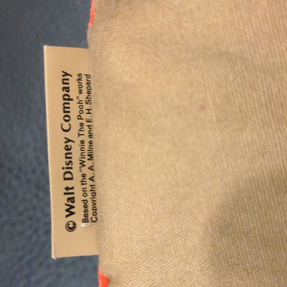 Rare Winnie the Pooh cushion from Tokyo Disneyland. - Picture 5 of 6